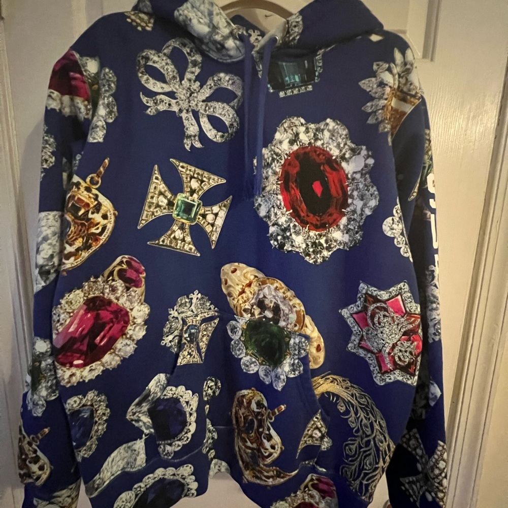 Supreme hoodie